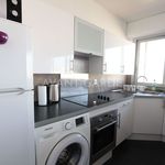 Rent 1 bedroom apartment of 46 m² in Puteaux