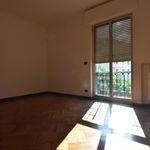Rent 2 bedroom apartment of 105 m² in Genoa