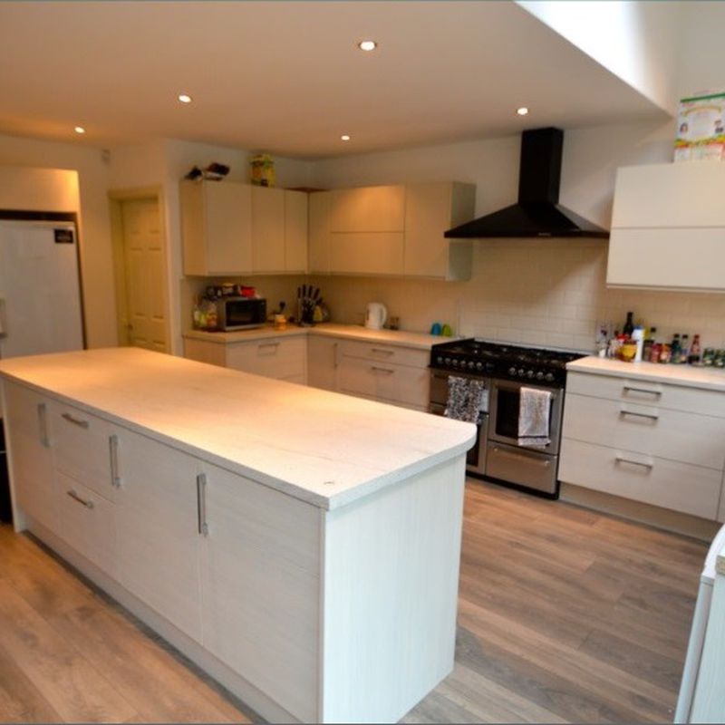 8 bedroom property to let in 71 HARROW ROAD - £1,072 pw Langley