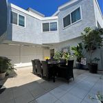 Rent 4 bedroom apartment of 224 m² in Huntington Beach