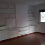 Alquilo 3 dormitorio casa de 90 m² en Sevilla