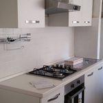 Affitto 5 camera appartamento di 120 m² in Ancona