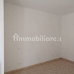 Affitto 2 camera appartamento di 61 m² in Alessandria
