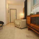 Affitto 3 camera appartamento di 65 m² in Sienna