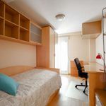 Rent a room of 87 m² in València