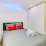 Rent 4 bedroom apartment of 120 m² in Lisboa