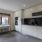 Rent 3 bedroom apartment of 115 m² in Porto