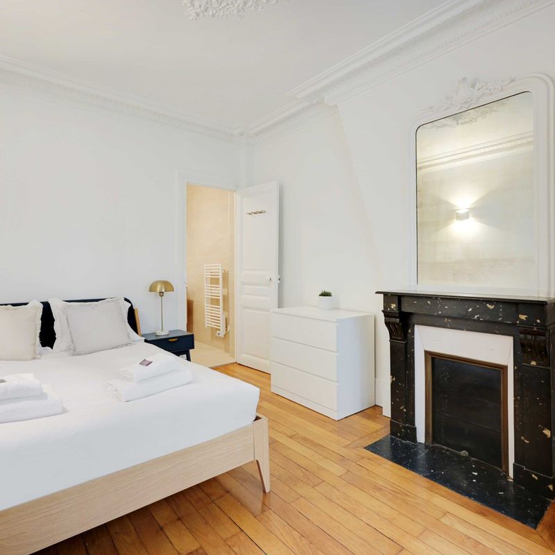 Cozy 32m² Apartment in 17th Arrondissement with Easy Access to Public Transport and Local Charm paris 17eme