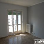 Affitto 5 camera appartamento di 50 m² in Chivasso