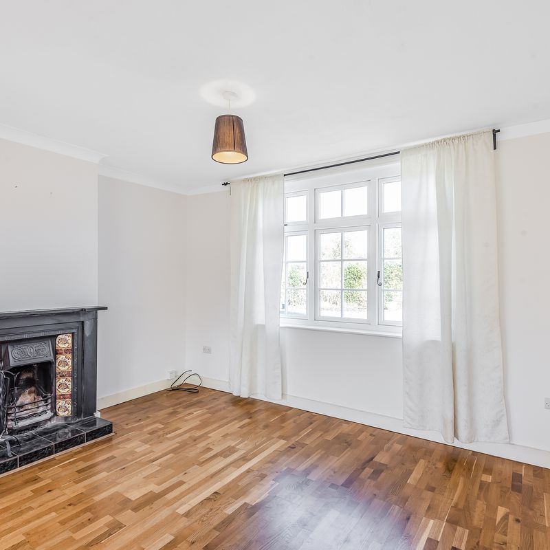 house, for rent at 252 High Road Loughton Essex IG10 1RB, United Kingdom
