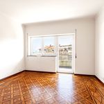 Rent 4 bedroom house of 235 m² in Estoril