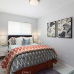 Rent 4 bedroom apartment of 130 m² in Newport Beach