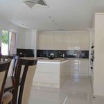 Rent 5 bedroom house of 2640 m² in Adeje