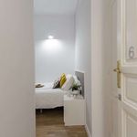 Rent a room of 165 m² in Madrid