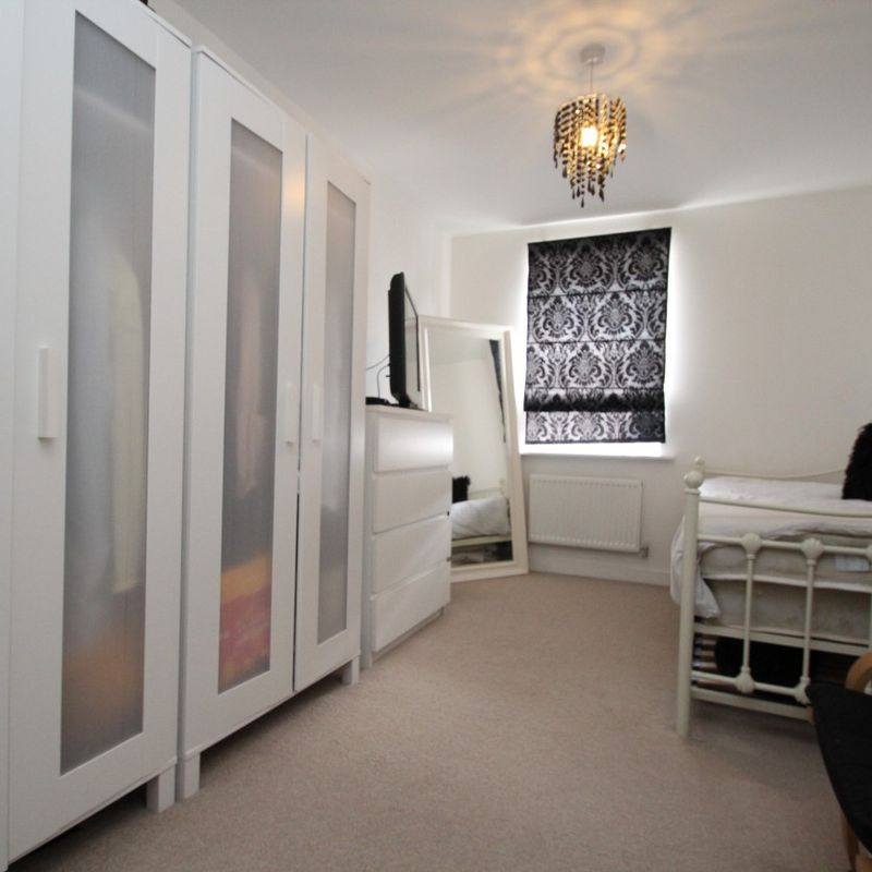 2 bed Flat/Apartment to Let for rent in Wells View Drive, Bromley Bromley Common
