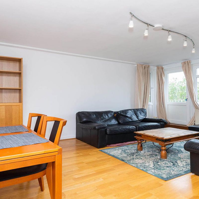 Spacious modern 1 bed within a portered block by Regents Park Regent's Park