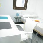 Rent 10 bedroom house in València