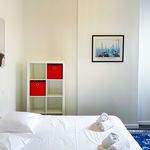 Rent 2 bedroom apartment of 65 m² in Bordeaux