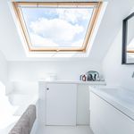 Rent 2 bedroom house of 90 m² in Ixelles