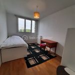 Rent 4 bedroom apartment of 82 m² in Chelles