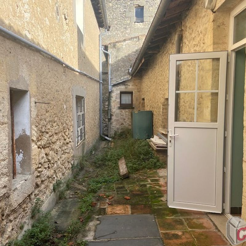 En location Maison 3 pièces 89 m Castres-Gironde