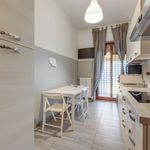 Rent a room of 93 m² in Milano