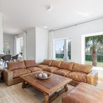 Rent 4 bedroom house of 534 m² in Manilva