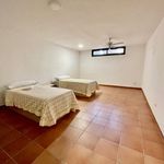 Rent 4 bedroom house of 198 m² in Marbella
