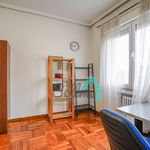 Rent 4 bedroom apartment of 144 m² in Oviedo