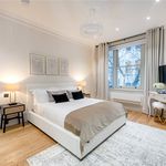 Rent 3 bedroom apartment of 163 m² in London