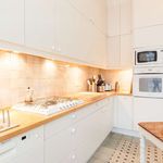 Rent a room of 350 m² in Schaerbeek