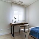 Rent 4 bedroom apartment of 180 m² in Madrid