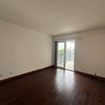 Rent 1 bedroom apartment of 63 m² in Oxnard
