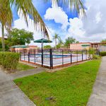 Rent 2 bedroom apartment of 918 m² in Miami Lakes