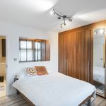 Rent 2 bedroom flat of 65 m² in London