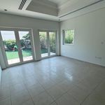 Rent 4 bedroom house of 689 m² in Dubai
