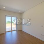 Rent 3 bedroom apartment of 133 m² in Vila Nova de Gaia