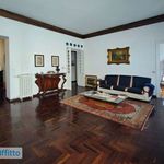 Rent 5 bedroom apartment of 187 m² in Rome