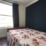 Rent a room of 100 m² in london