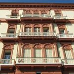 Affitto 5 camera appartamento di 140 m² in Napoli