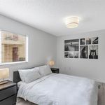 Rent 2 bedroom apartment of 1065 m² in Sunrise