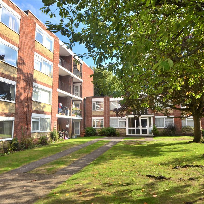 apartment for rent at Woodcote Road, Wallington, SM6, UK Woodcote Green