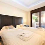 Alquilo 2 dormitorio apartamento de 137 m² en Estepona