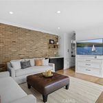 Rent 4 bedroom apartment of 275 m² in Newport Beach