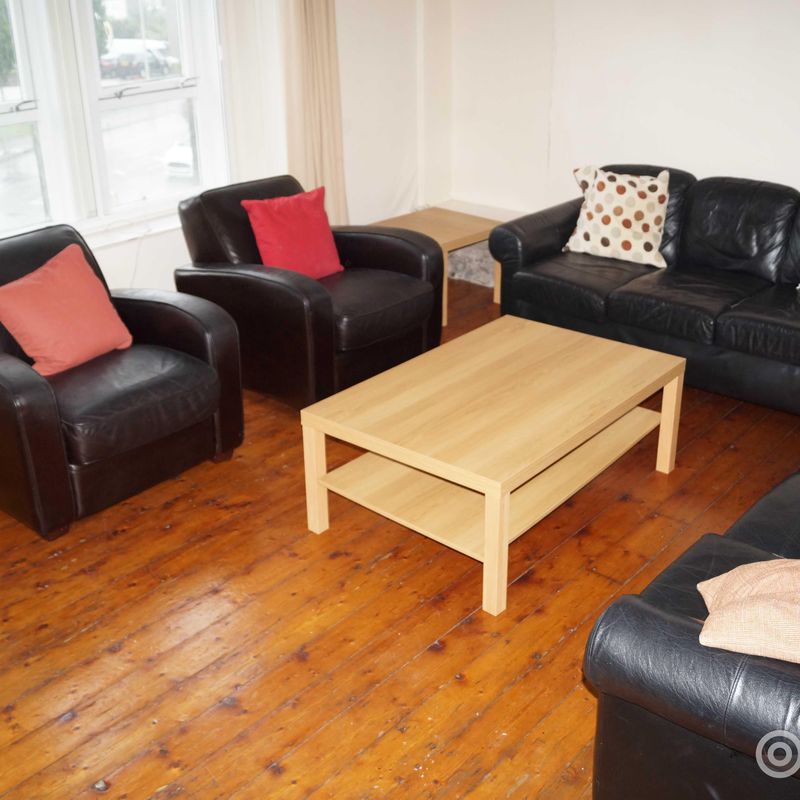 4 Bedroom Flat to Rent at Aberdeen-City, George-St, Harbour, Langstane, England Rode