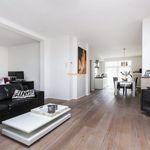 Huur 1 slaapkamer appartement van 160 m² in Den Haag