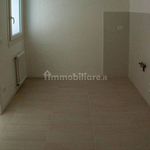 Affitto 3 camera appartamento di 125 m² in Pozzuolo del Friuli