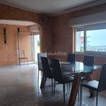 Affitto 3 camera appartamento di 120 m² in Reggio Calabria