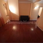Affitto 3 camera appartamento di 110 m² in Piacenza