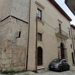 Affitto 5 camera appartamento di 180 m² in L'Aquila
